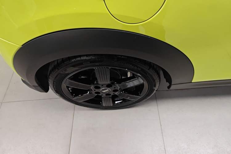 Used MINI 2023 Revised 1.5T COOPER CABRIO Artist Right Rear Wheel Hub