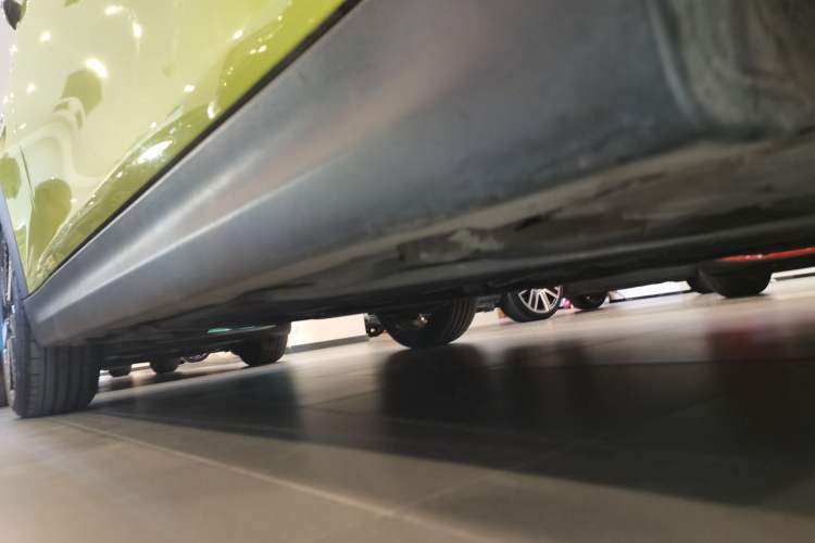 Used MINI 2023 Revised 2.0T COOPER S CABRIO Artist Right Side Sill