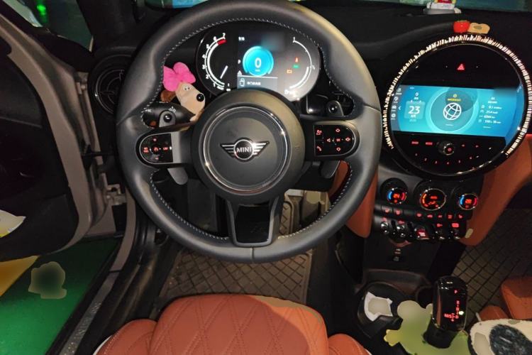 Used MINI 2023 Facelift 2.0T COOPER S Artist Five-Door Edition Steering Wheel