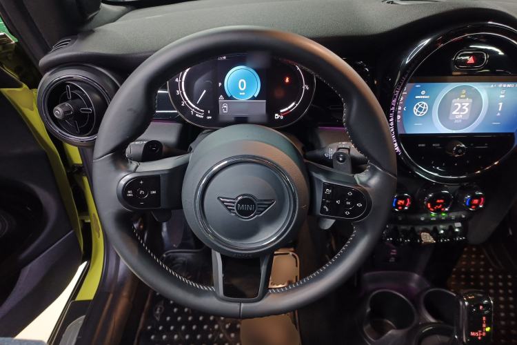 Used MINI 2023 Second Facelift 2.0T COOPER S CABRIO Artist Steering Wheel