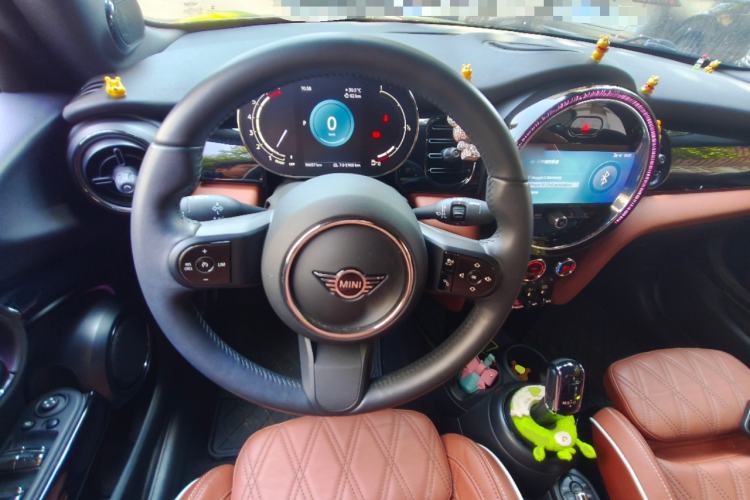 Used MINI 2023 Revised 1.5T COOPER CABRIO Artist Steering Wheel