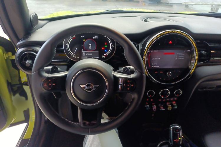 Used MINI 2023 Second Facelift 2.0T COOPER S CABRIO Artist Steering Wheel