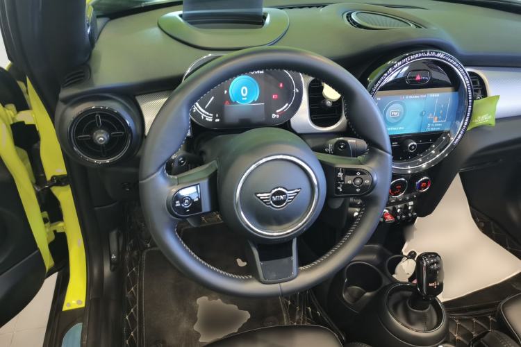 Used MINI 2023 Revised 2.0T COOPER S CABRIO Artist Steering Wheel