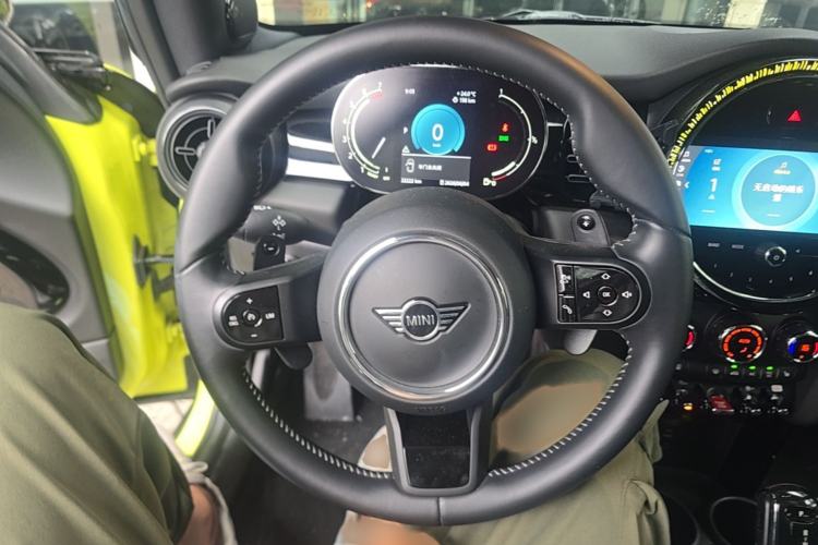 Used MINI 2023 Updated 2.0T COOPER S Artist Steering Wheel