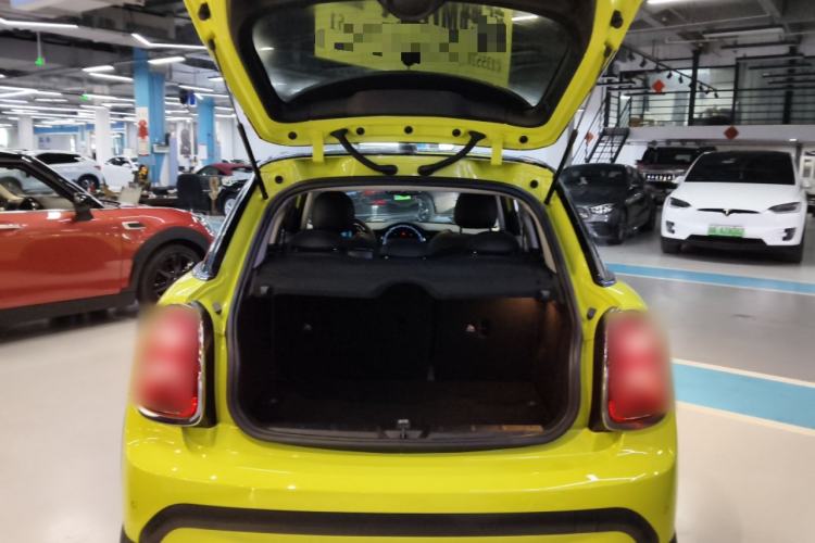 Used MINI 2023 Updated 1.5T COOPER Artist Five-Door Edition Trunk