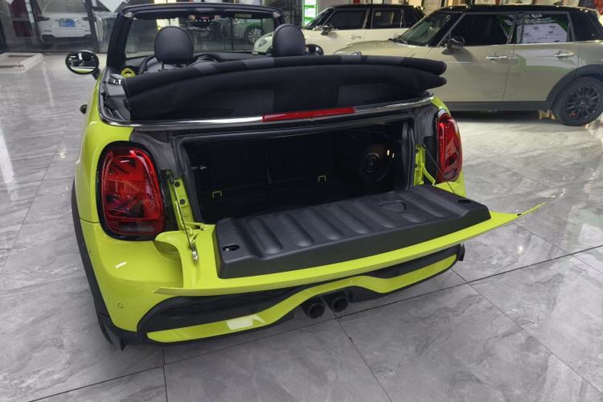 Used MINI 2023 Second Facelift 2.0T COOPER S CABRIO Artist Trunk