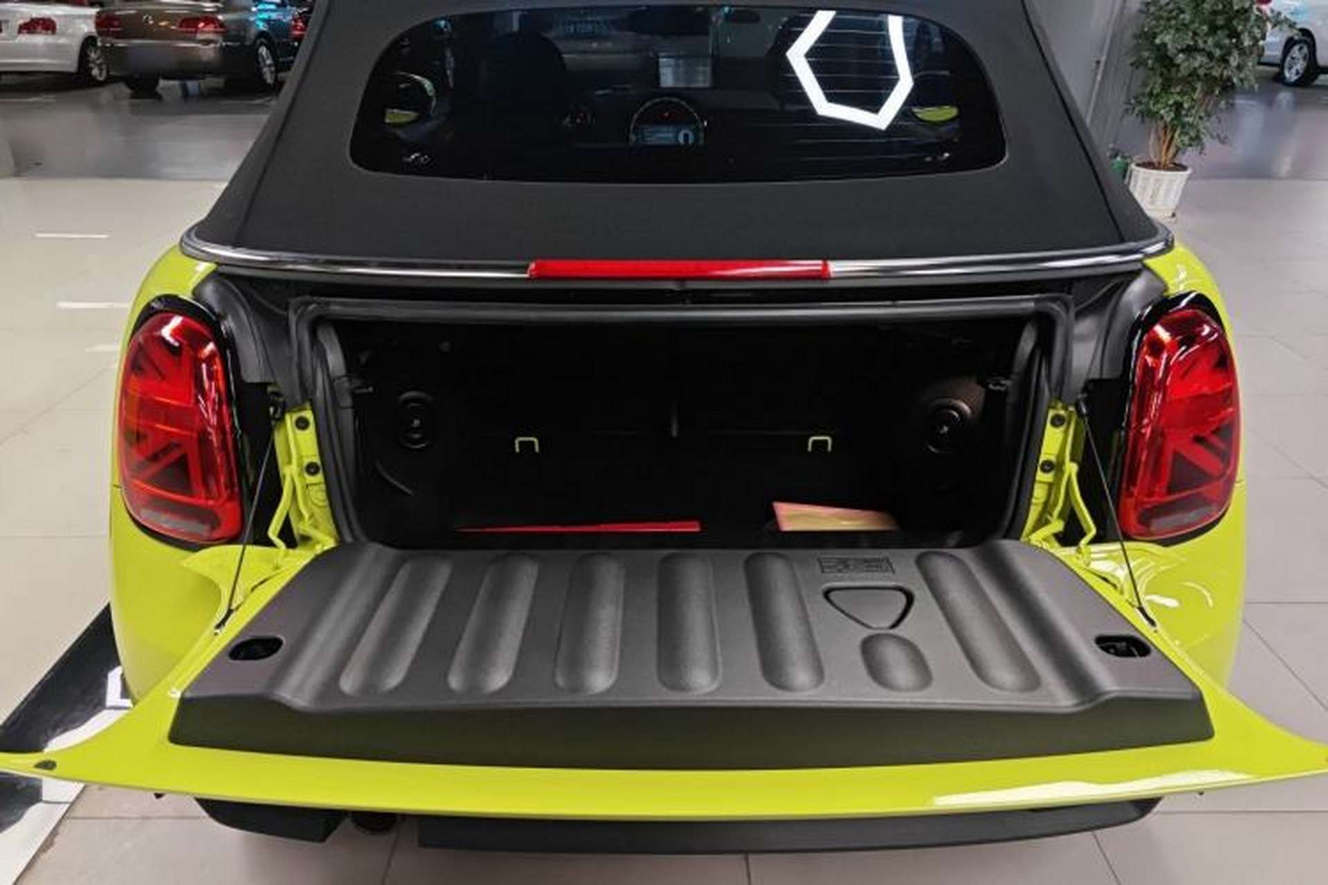 Used MINI 2023 Revised 1.5T COOPER CABRIO Artist Trunk