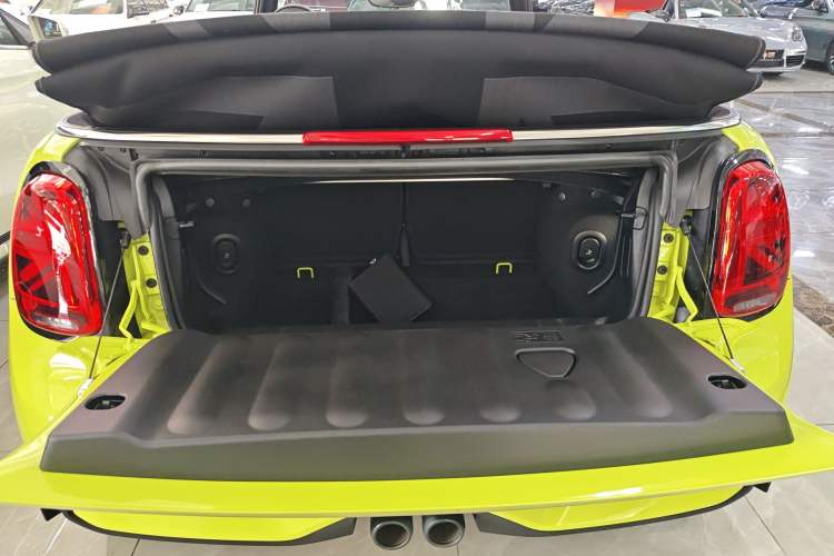 Used MINI 2023 Second Facelift 2.0T COOPER S CABRIO Artist Trunk