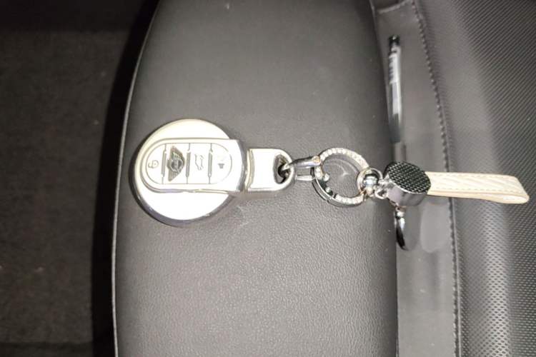 Used MINI 2023 1.5T COOPER Artist Vehicle Key