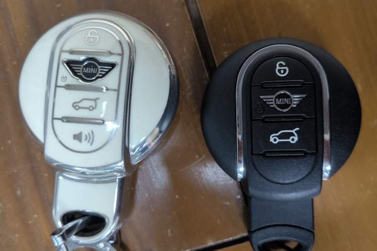 Used MINI 2023 1.5T COOPER Artist Vehicle Key