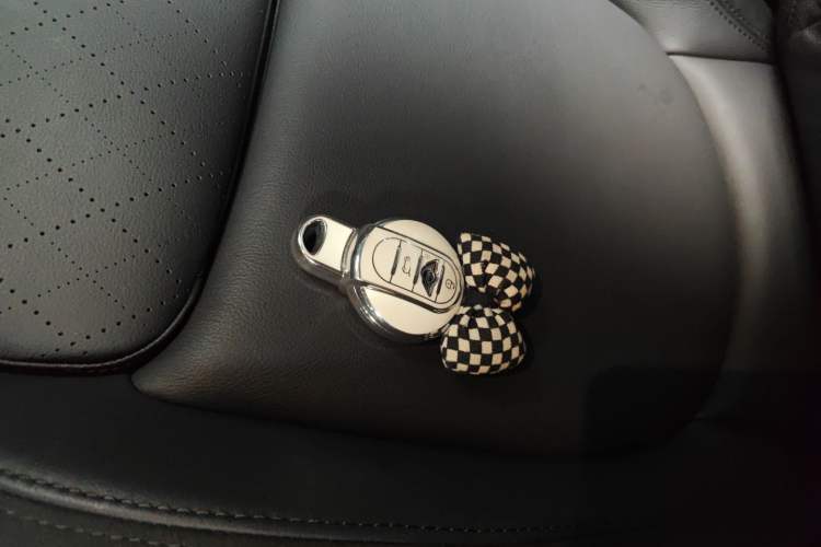 Used MINI 2023 Revised 1.5T COOPER CABRIO Artist Vehicle Key