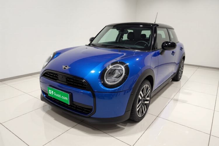 Used MINI 2025 1.5T COOPER Classic Edition Five-Door Version Guazi used car, China used car export, Used car for sale, Used MINI cars, Cheapest cars for sale