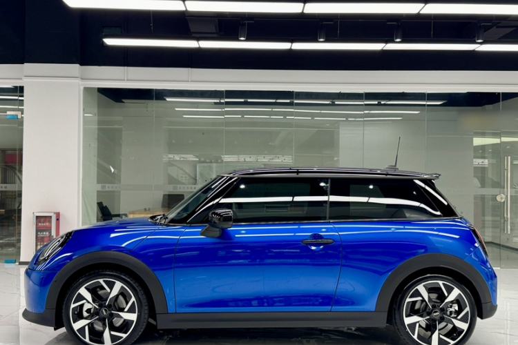 Used MINI 2025 2.0T COOPER S Artist Exterior 5