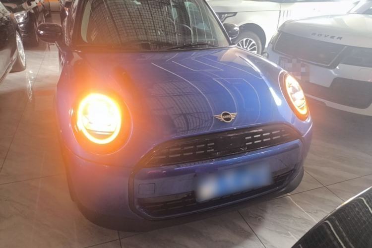 Used MINI 2025 1.5T COOPER Classic Edition Five-Door Version Front