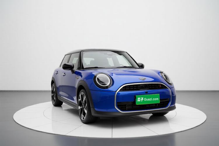 Used MINI 2025 2.0T COOPER S Artist Five-Door Edition Front Right 45 Deg
