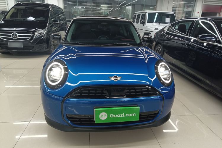 Used MINI 2025 1.5T COOPER Classic Edition Front