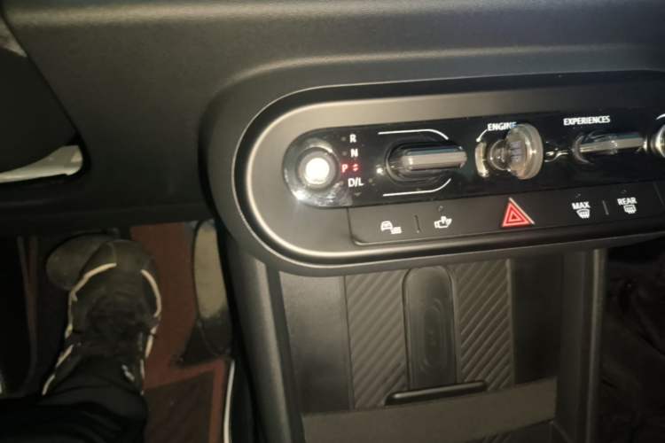 Used MINI 2025 1.5T COOPER Classic Edition Five-Door Version Gear Lever