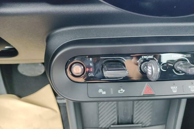 Used MINI 2025 2.0T COOPER S Artist Five-Door Edition Gear Lever