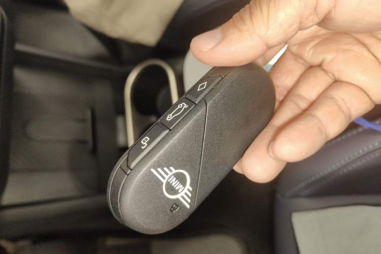 Used MINI 2025 2.0T COOPER S Artist Interior 1