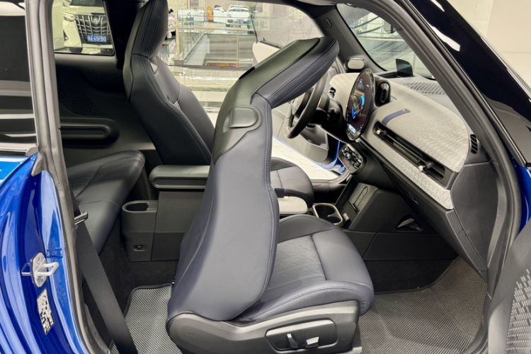 Used MINI 2025 2.0T COOPER S Artist Interior 9