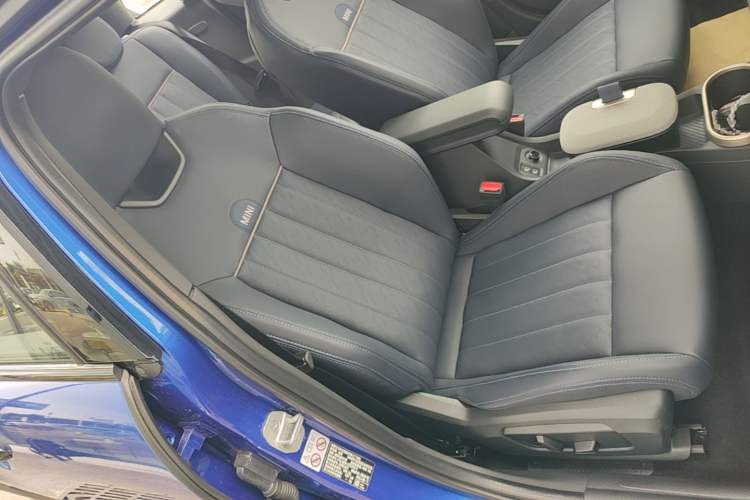 Used MINI 2025 2.0T COOPER S Artist Five-Door Edition Right Front Seat