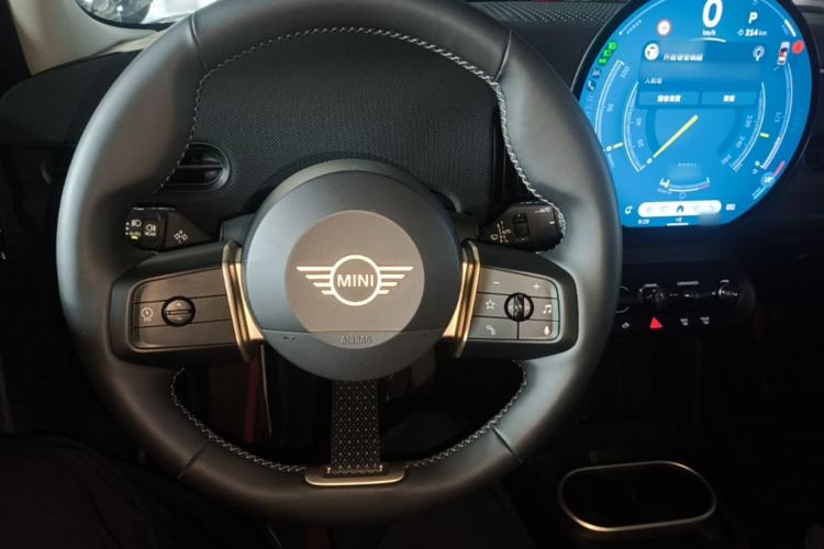 Used MINI 2025 1.5T COOPER Classic Edition Five-Door Version Steering Wheel