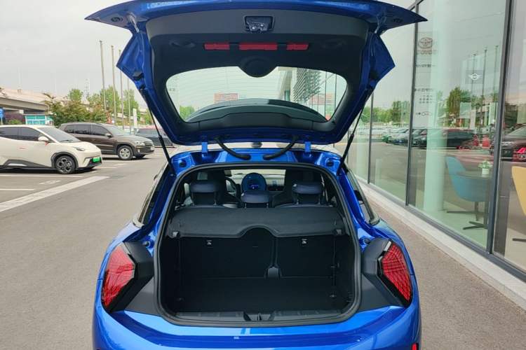 Used MINI 2025 2.0T COOPER S Artist Five-Door Edition Trunk