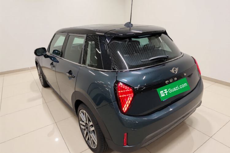 Used MINI 2025 1.5T COOPER Classic Edition Five-Door Version Exterior 2