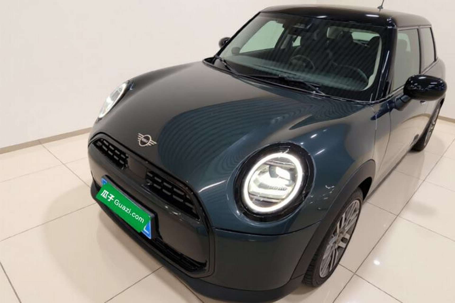 Used MINI 2025 1.5T COOPER Classic Edition Five-Door Version Front Left 45 Deg