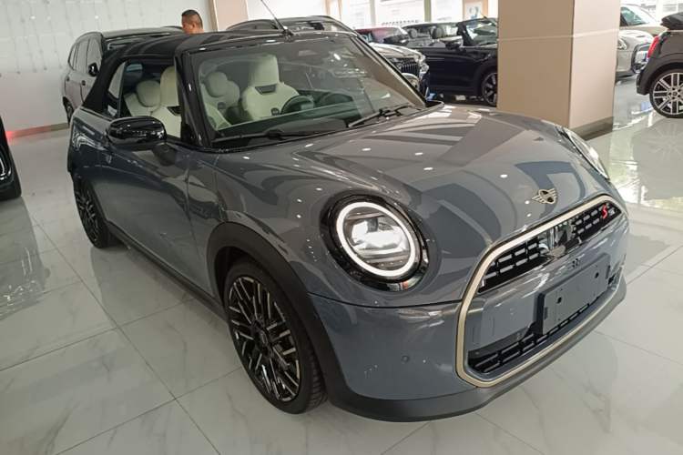Used MINI 2025 2.0T COOPER S CABRIO Limited Edition Daylight Stardust Color Front Right 45 Deg