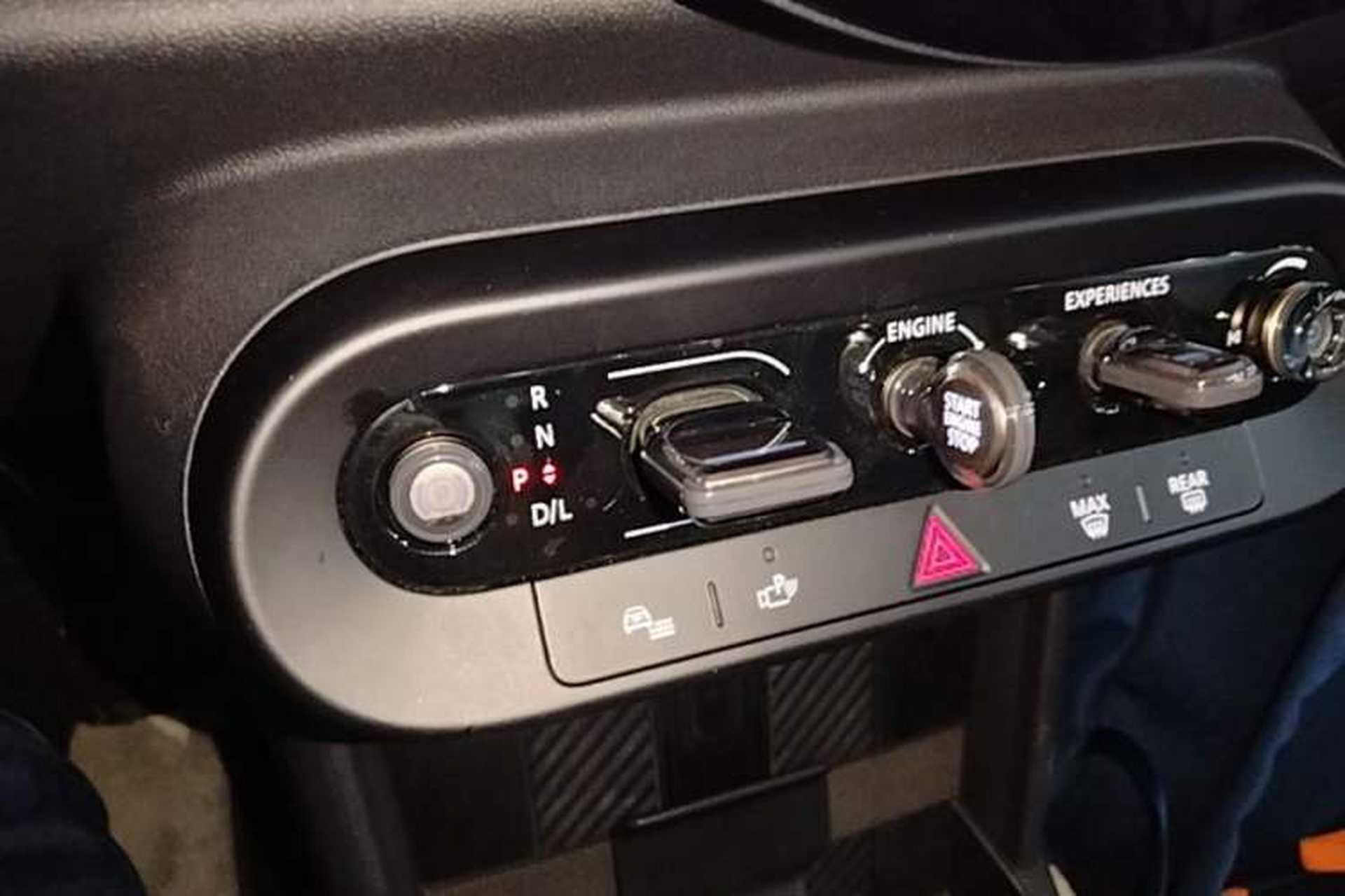 Used MINI 2025 2.0T COOPER S Artist Five-Door Edition Gear Lever