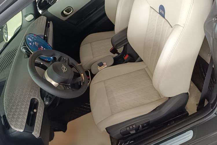 Used MINI 2025 2.0T COOPER S CABRIO Limited Edition Daylight Stardust Color Left Front Seat
