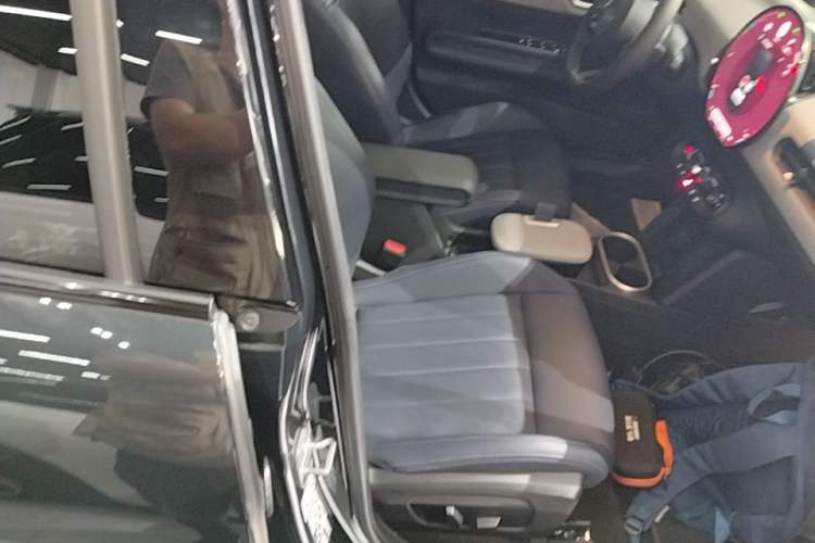 Used MINI 2025 2.0T COOPER S Artist Five-Door Edition Right Front Seat