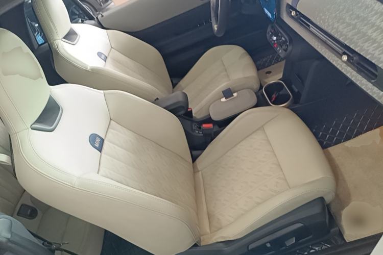 Used MINI 2025 2.0T COOPER S CABRIO Limited Edition Daylight Stardust Color Right Front Seat