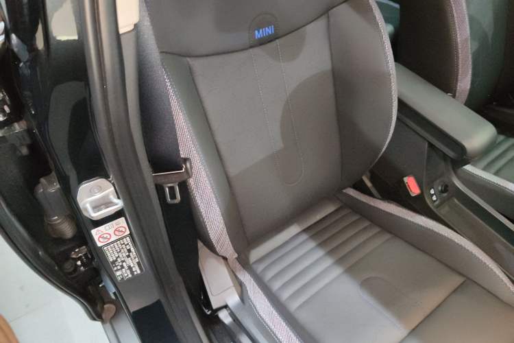 Used MINI 2025 1.5T COOPER Classic Edition Five-Door Version Right Front Seat