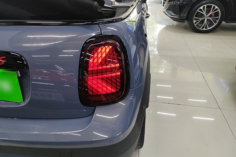 Used MINI 2025 2.0T COOPER S CABRIO Limited Edition Daylight Stardust Color Right Rear Taillight