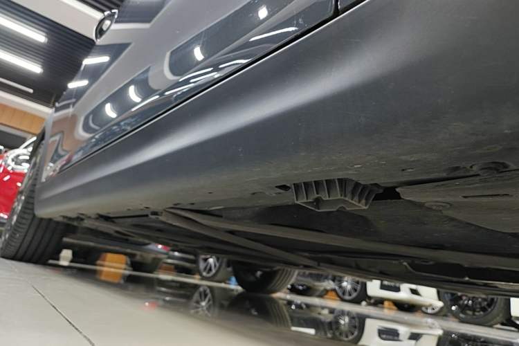 Used MINI 2025 2.0T COOPER S CABRIO Limited Edition Daylight Stardust Color Right Side Sill