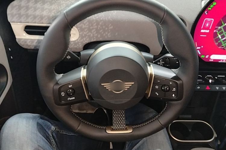 Used MINI 2025 2.0T COOPER S Artist Five-Door Edition Steering Wheel