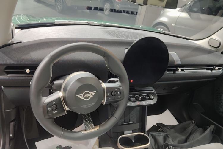 Used MINI 2025 1.5T COOPER Classic Edition Center Console