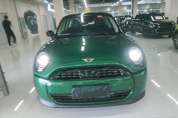 Used MINI 2025 1.5T COOPER Classic Edition Exterior 1