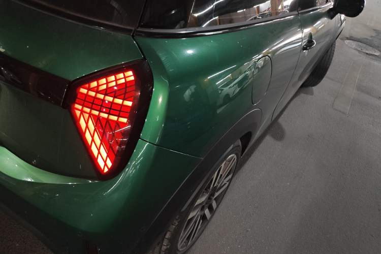 Used MINI 2025 1.5T COOPER Classic Edition Exterior 1
