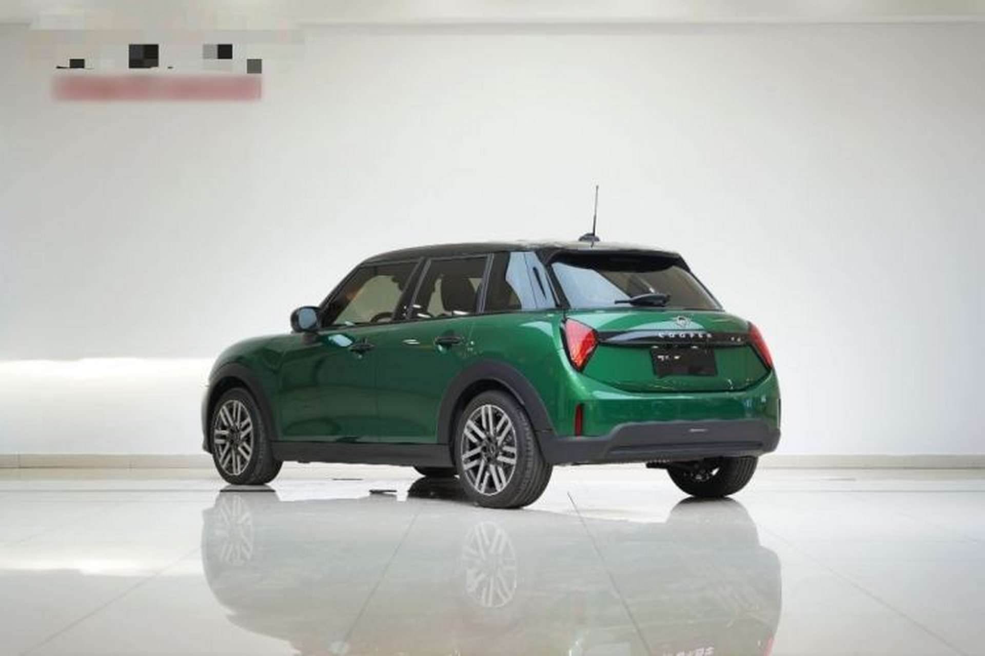 Used MINI 2025 1.5T COOPER Classic Edition Five-Door Version Exterior 11
