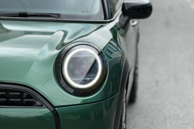 Used MINI 2025 1.5T COOPER Classic Edition Exterior 3