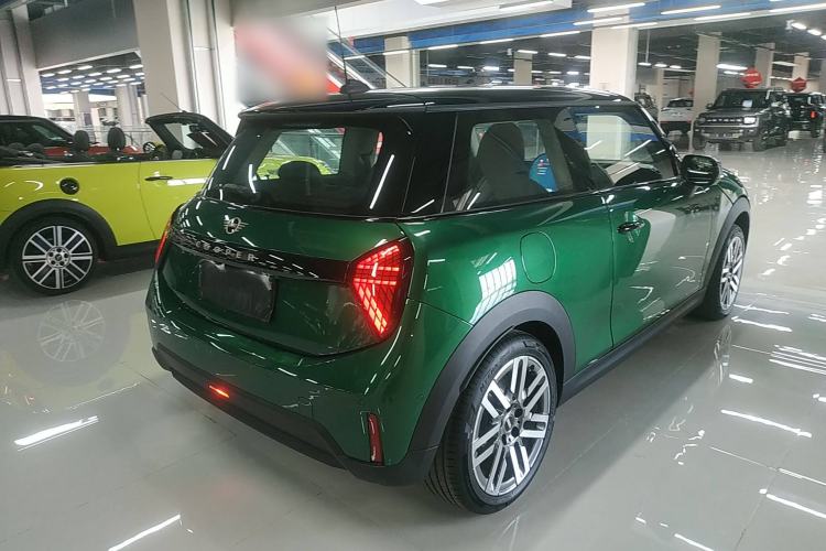 Used MINI 2025 1.5T COOPER Classic Edition Exterior 5