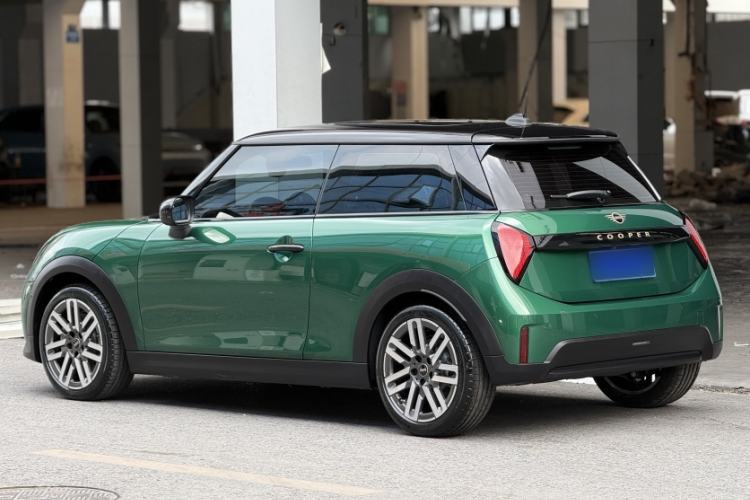 Used MINI 2025 1.5T COOPER Classic Edition Exterior 7