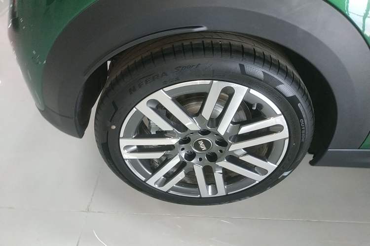 Used MINI 2025 1.5T COOPER Classic Edition Exterior 8
