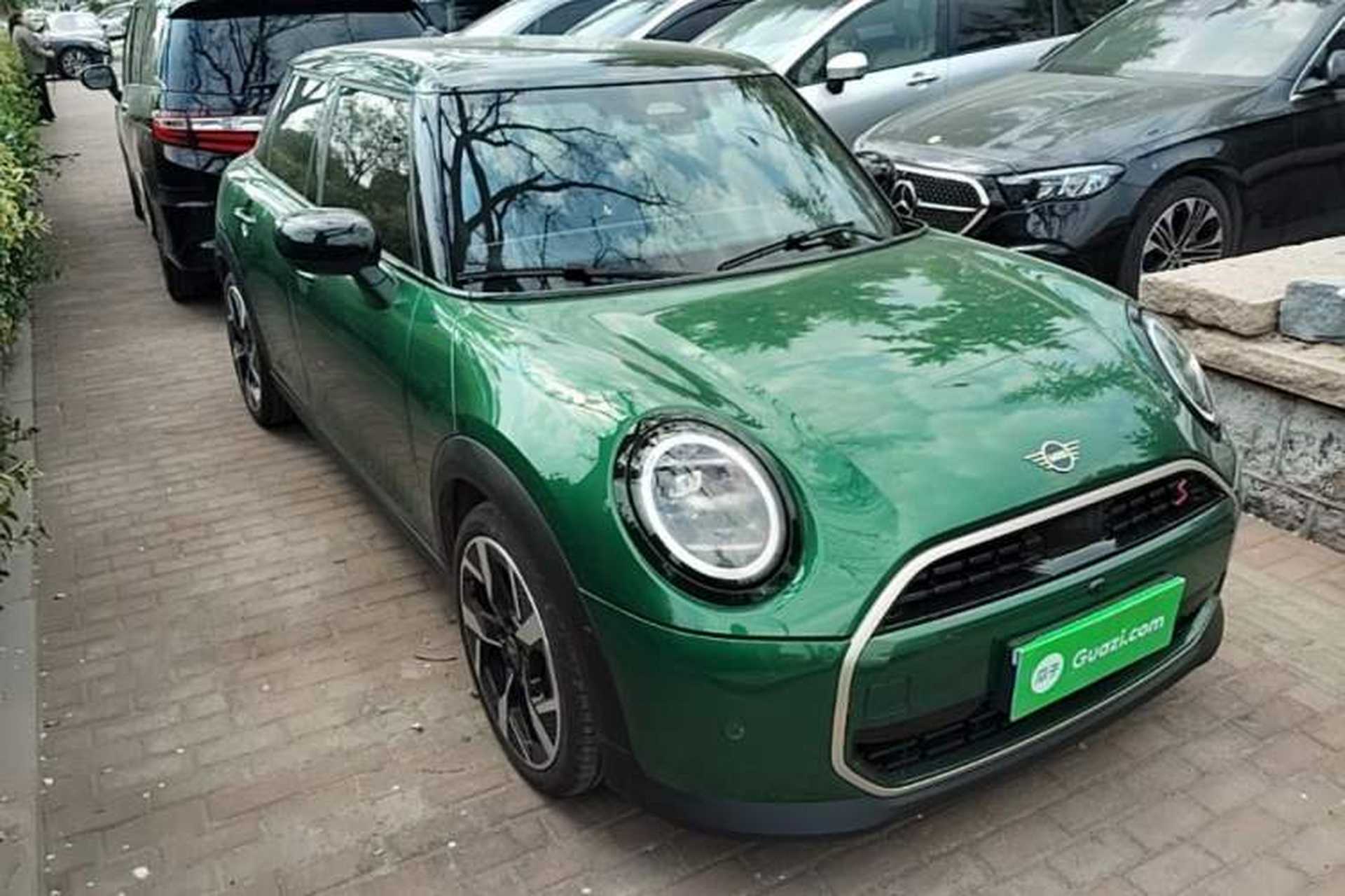 Used MINI 2025 2.0T COOPER S Artist Five-Door Edition Front Right 45 Deg