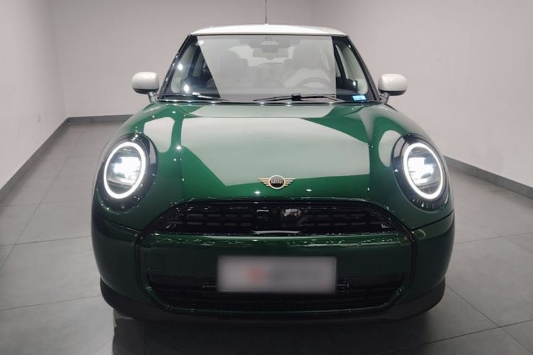 Used MINI 2025 1.5T COOPER Classic Edition Front
