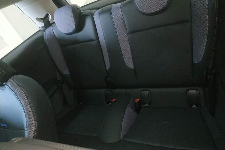 Used MINI 2025 1.5T COOPER Classic Edition Interior 4