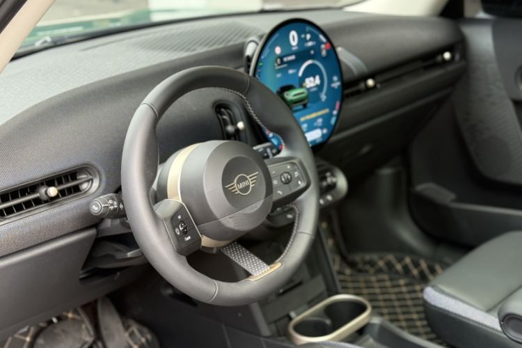 Used MINI 2025 1.5T COOPER Classic Edition Interior 5